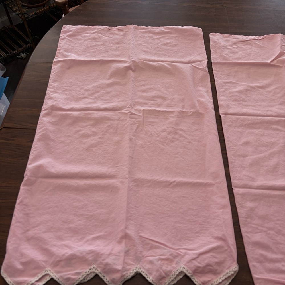 Vintage Pink Pillowcase Pair Crochet Daisy Trim Cottage Bed Linens - Picture 4 of 10